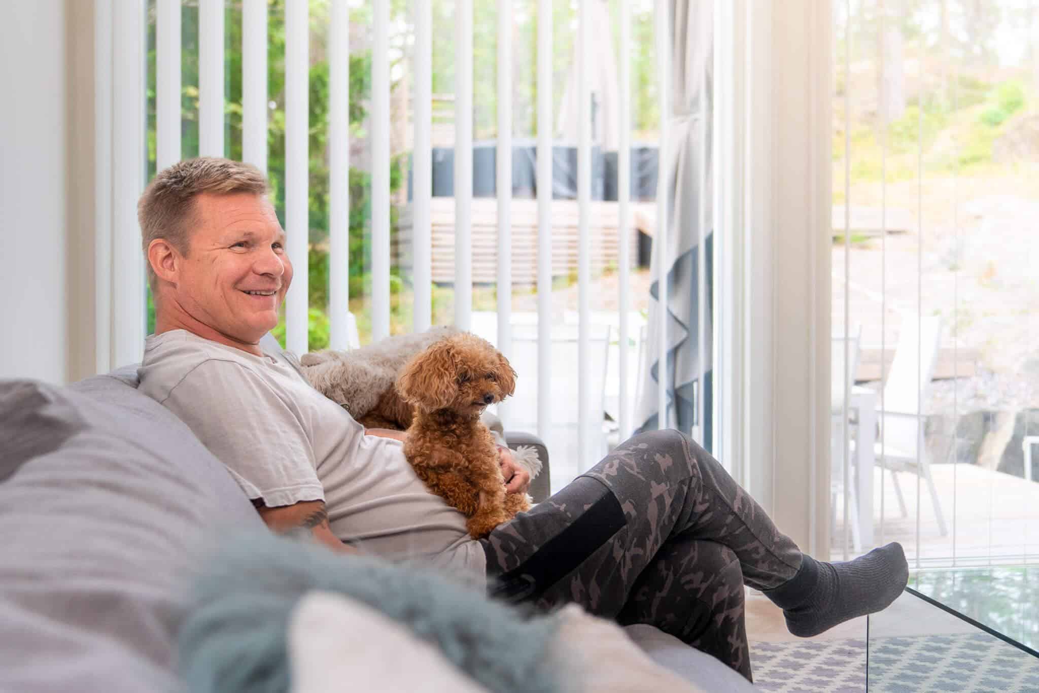 Mika Salo koiransa kanssa